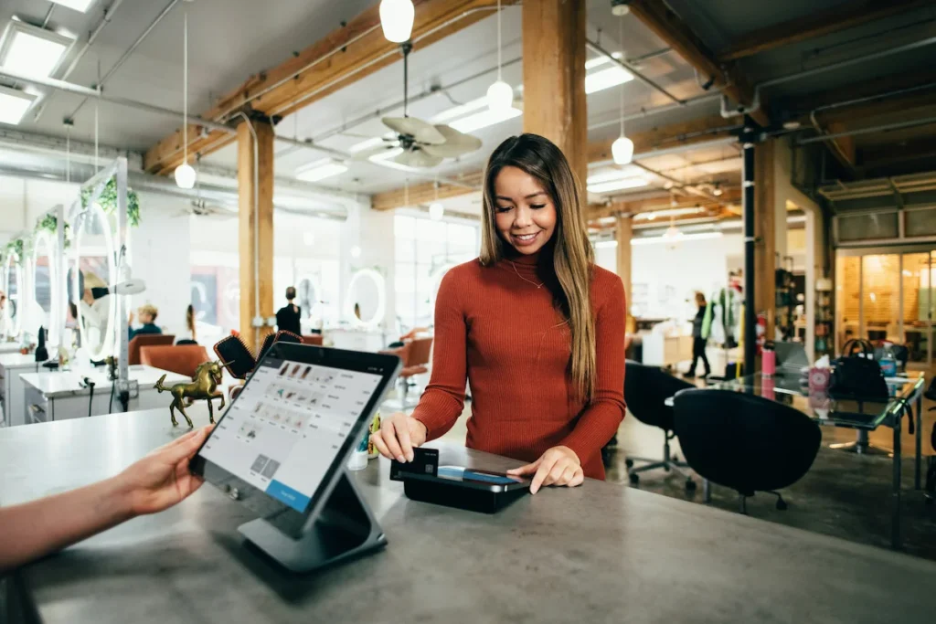 Fidelización de clientes con tecnología en comercio local — Colmena X